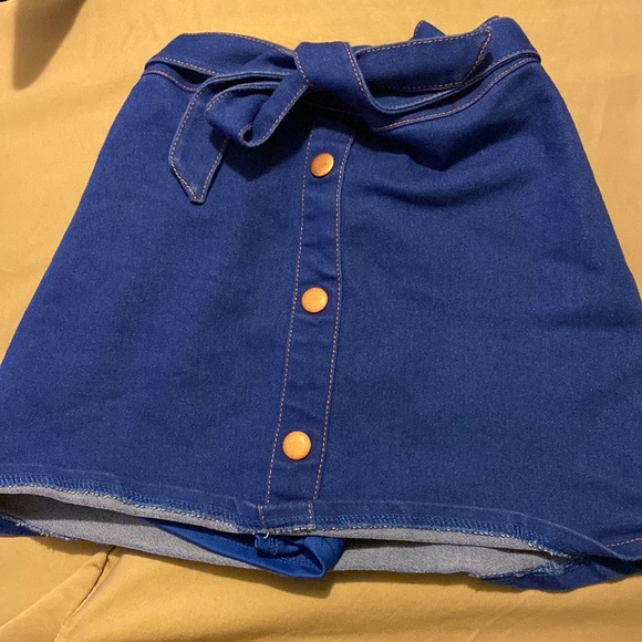 RARE EDITION - BLUE SKIRT - Picture 1 of 4